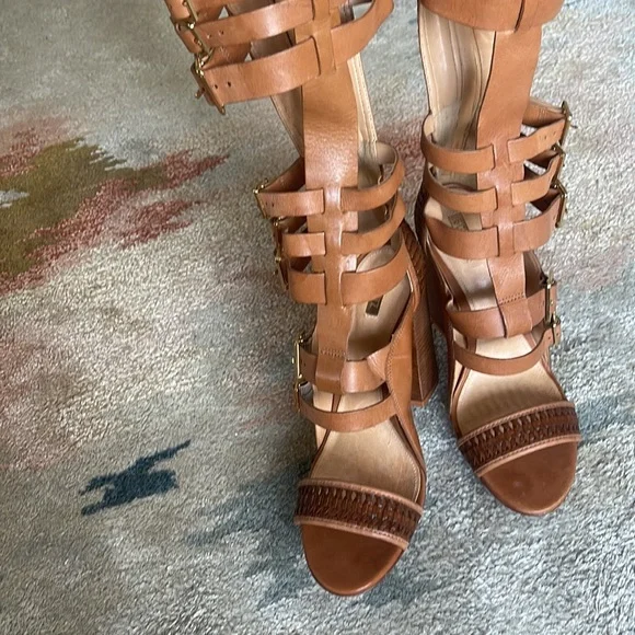 SCHUTZ Gladiator Heeled Sandals- Incredible Brown Leather Gold Hardware Sz 40 - Picture 2 of 9